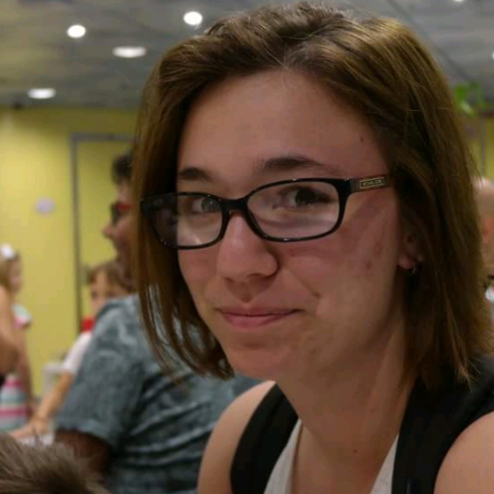 Meet your Posher, Adrienne